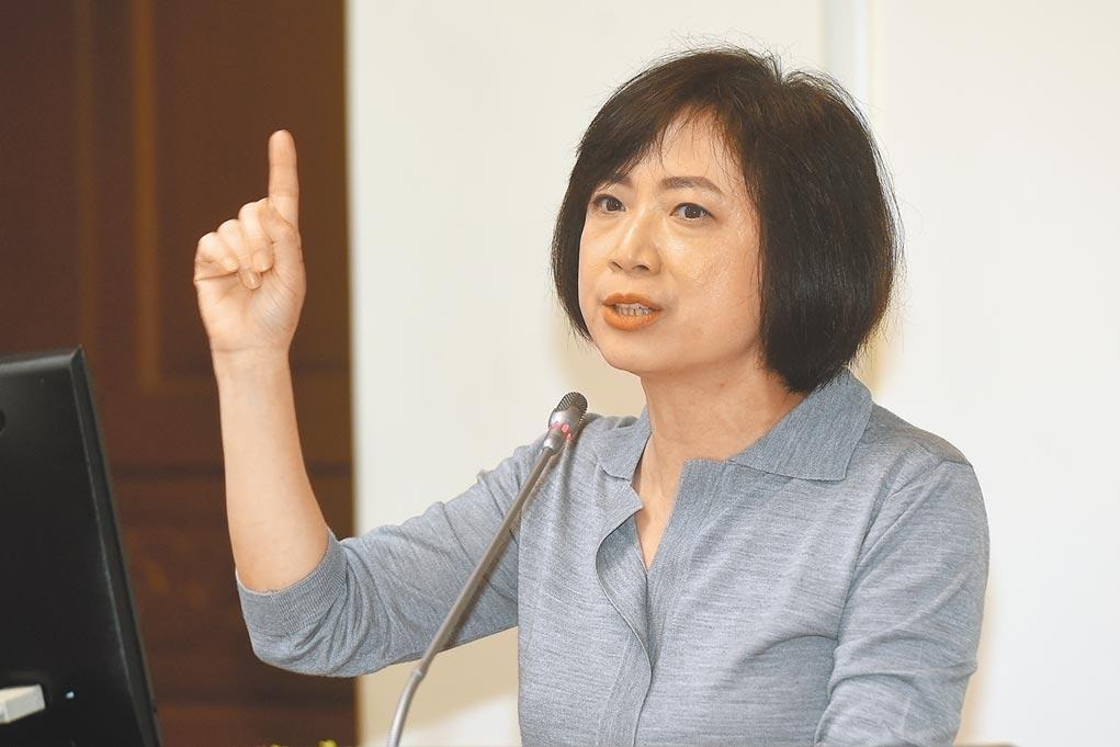 她竟意外成绿营台中市长选举"黑马",因王定宇合租风波因祸得福