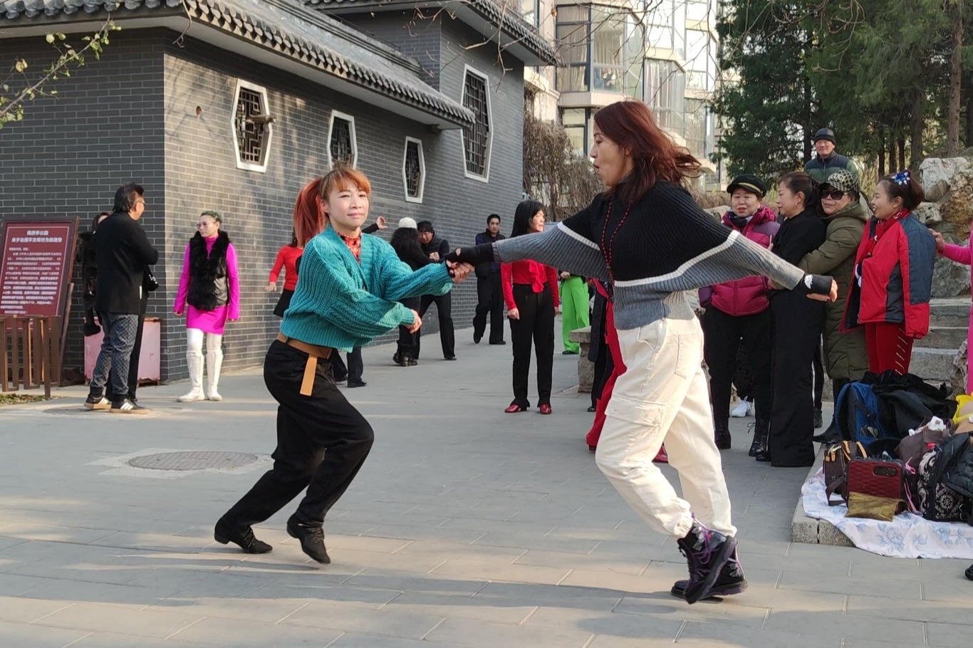 吉特巴一曲相思歌好听两位老师舞步优美好看