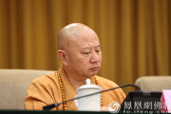 中国佛教协会副会长明生法师出席会议(图片来源:凤凰网佛教 摄影