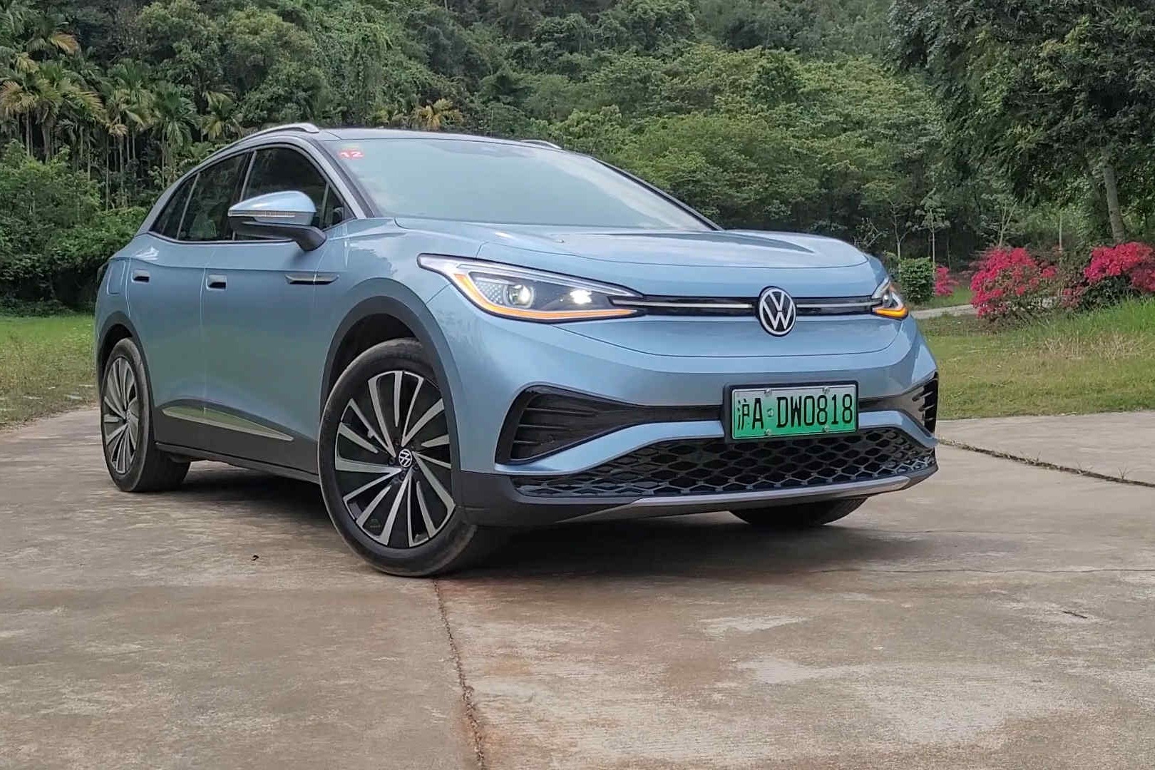 一半科幻一半传统试驾上汽大众id4x