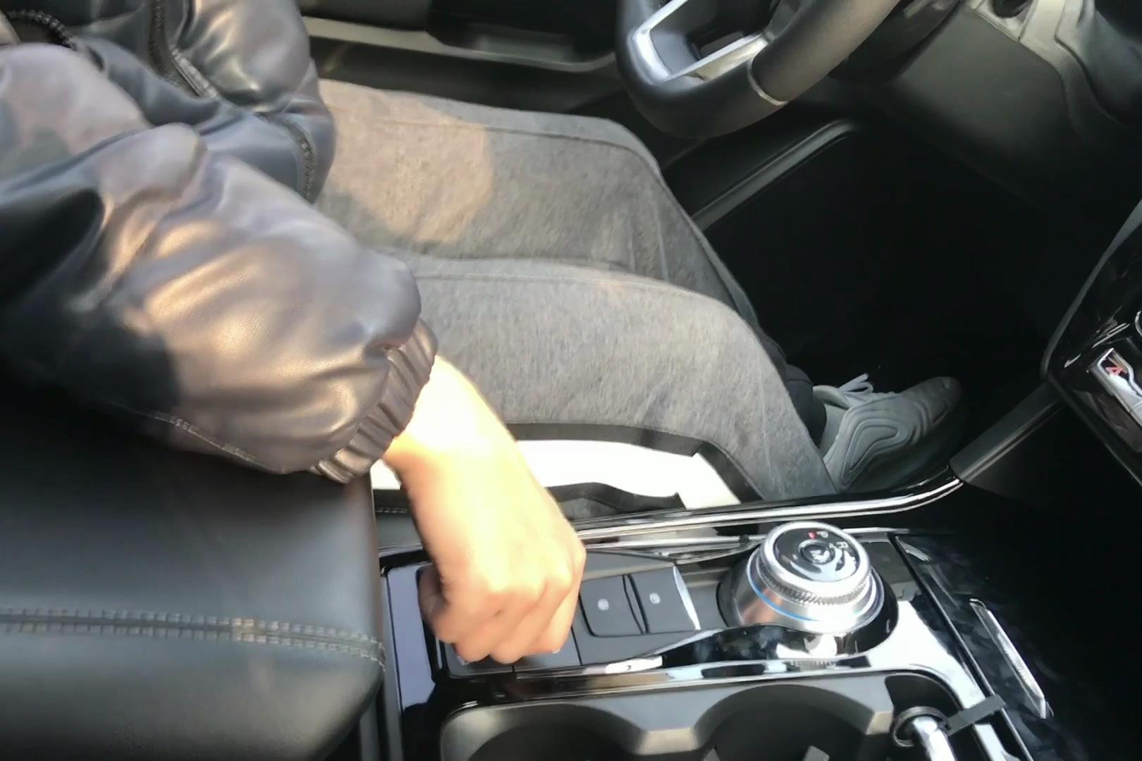 抢鲜看：福特探险者驾驶模式切换展示 