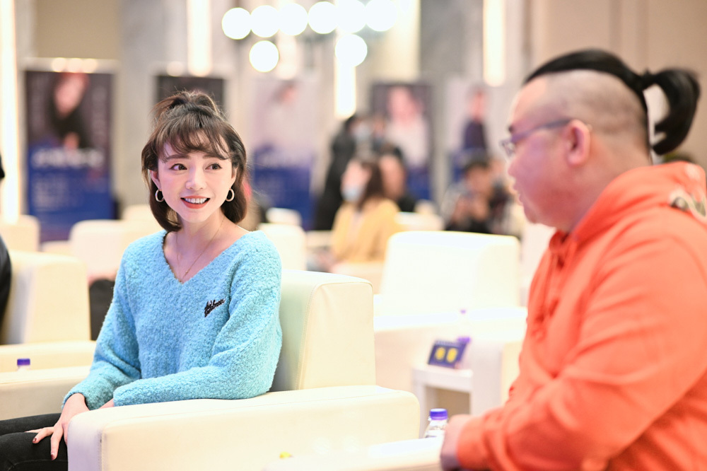 院线电影《陀螺女孩》开机 导演邓安东借由此片传递更多温暖__凤凰网