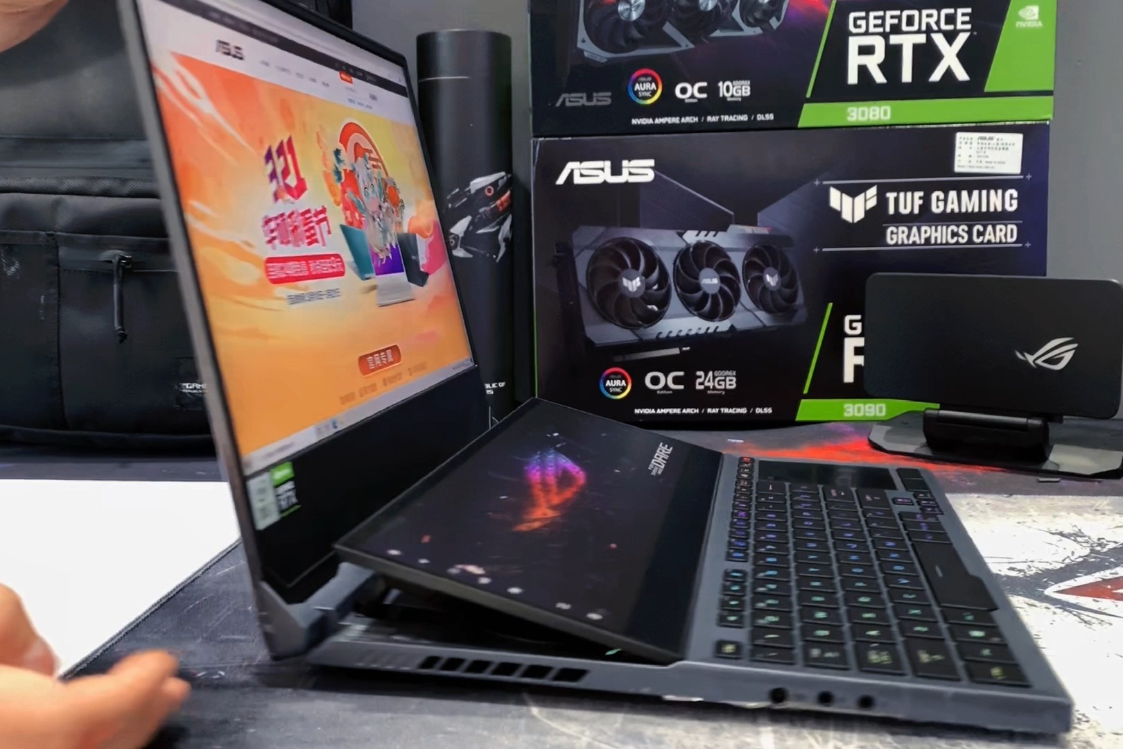 两个屏幕的游戏电脑你见过吗冰刃双屏rog玩家国度