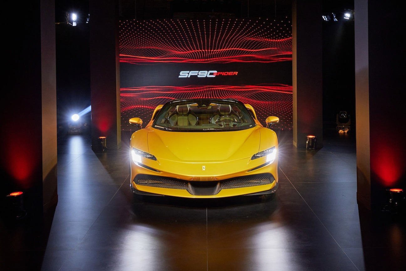 法拉利sf90spider中国首秀起售价4998万元