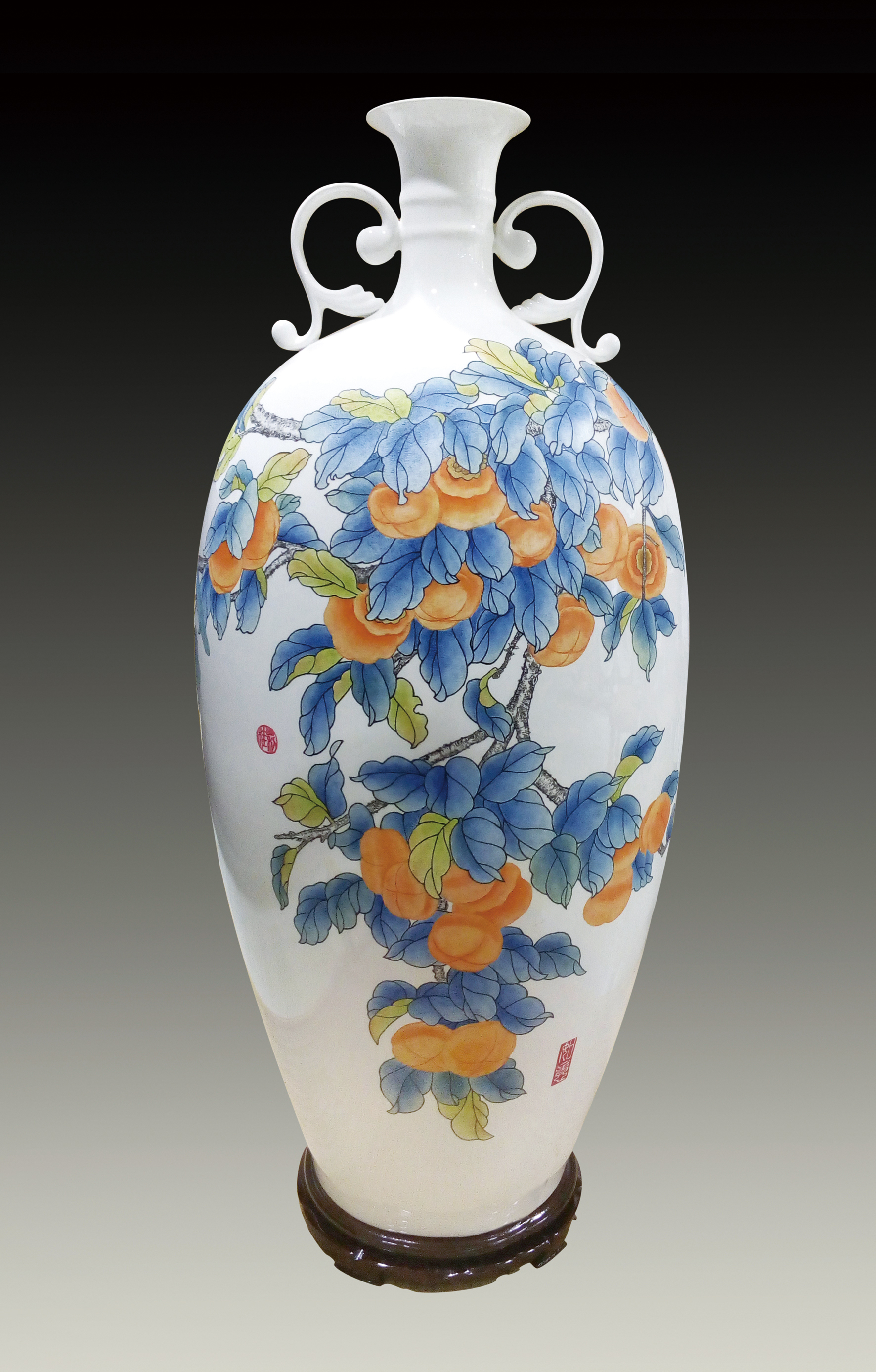 装饰画面设计,彩绘,刻瓷和雕塑等艺术创作,是当今陶瓷艺术设计不可多