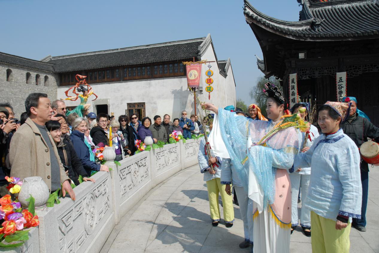 最美人间四月天 乌镇举办江南水乡狂欢节