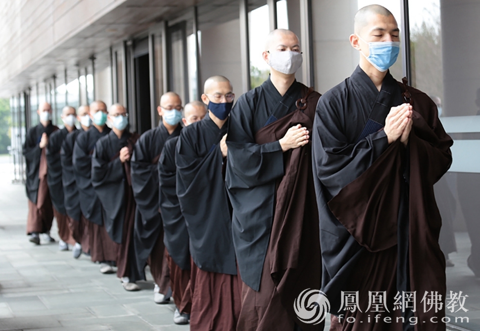 法鼓山农禅寺举办清明报恩法会 为祖辈超度为亲友祈福 凤凰网