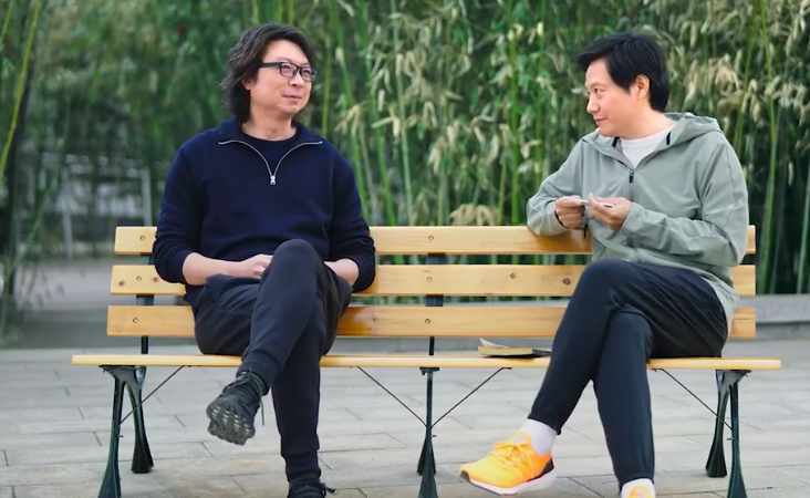 许知远为小米折腰伪装与雷军十三邀那款破真的能打