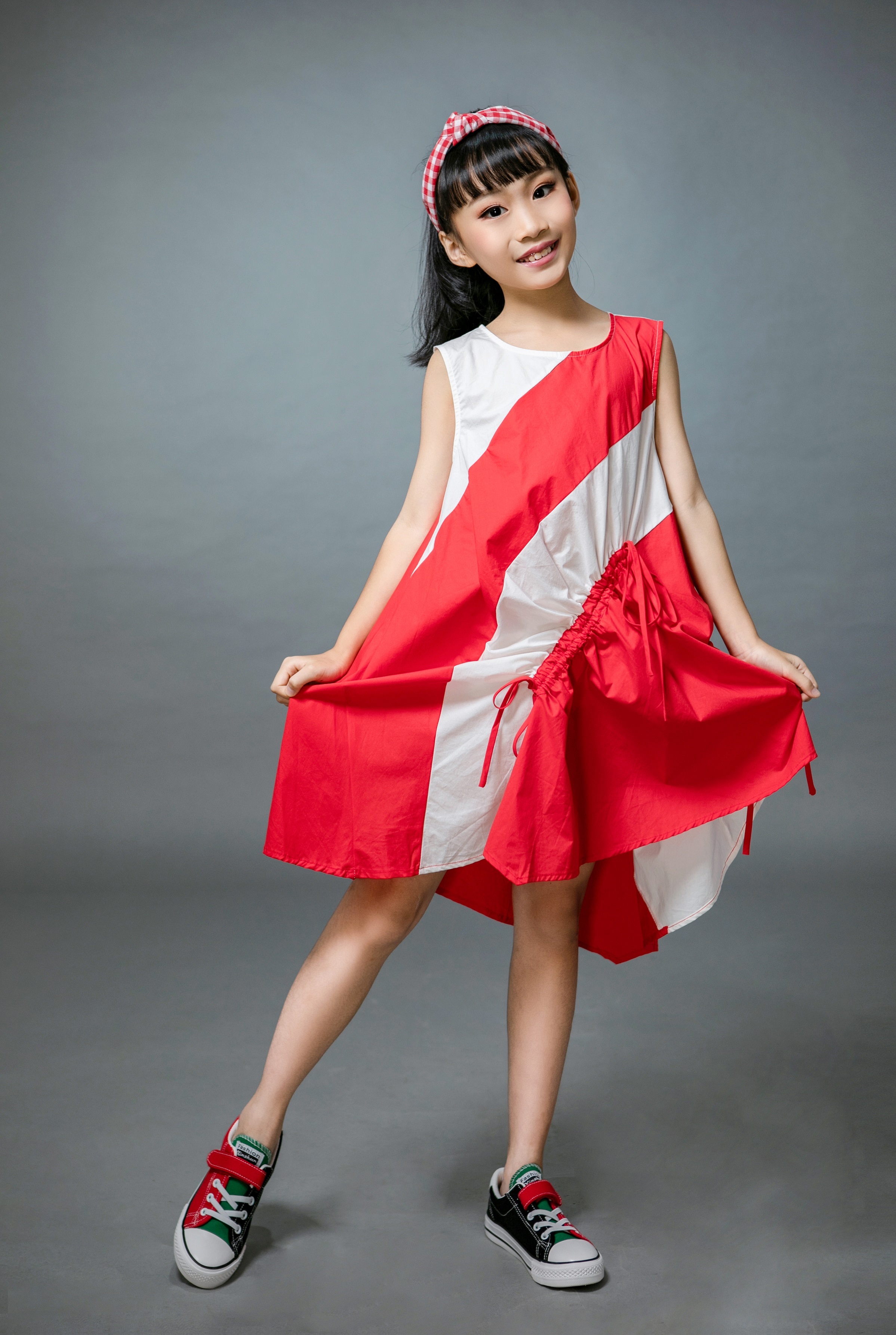 童星歌手陈彦霏演唱的《唱起山歌三姐回》太美了!