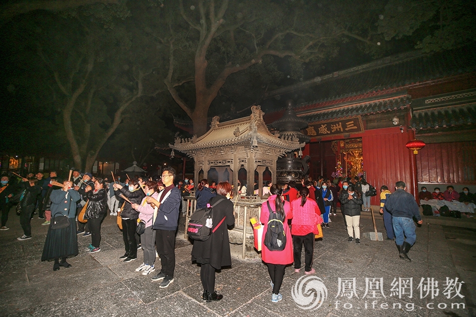 普陀山普濟禪寺二月十九觀音香會期進香活動安全有序