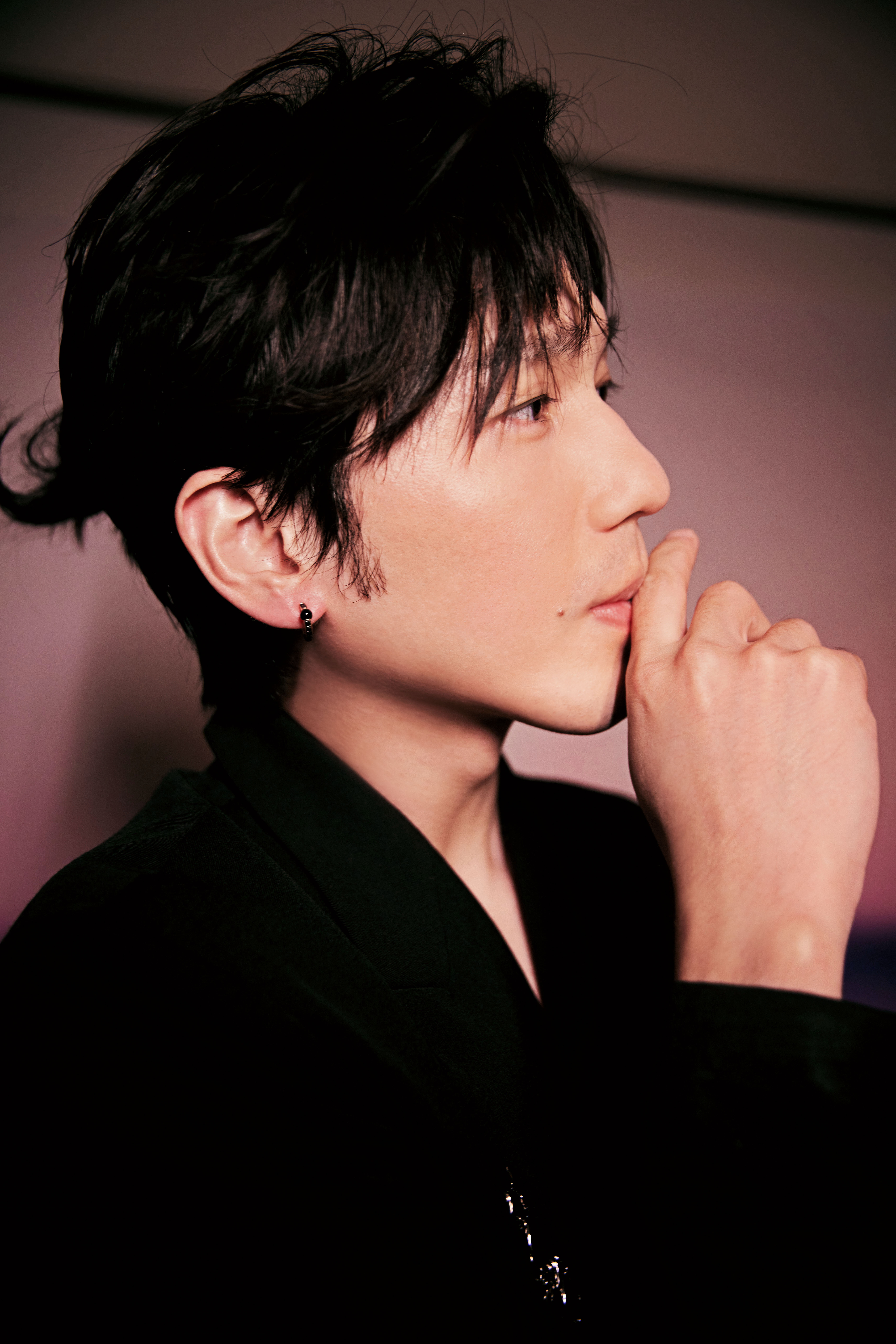 白宇出席时尚芭莎年度派对 获"年度风格icon"荣誉彰显演员质感__凤凰