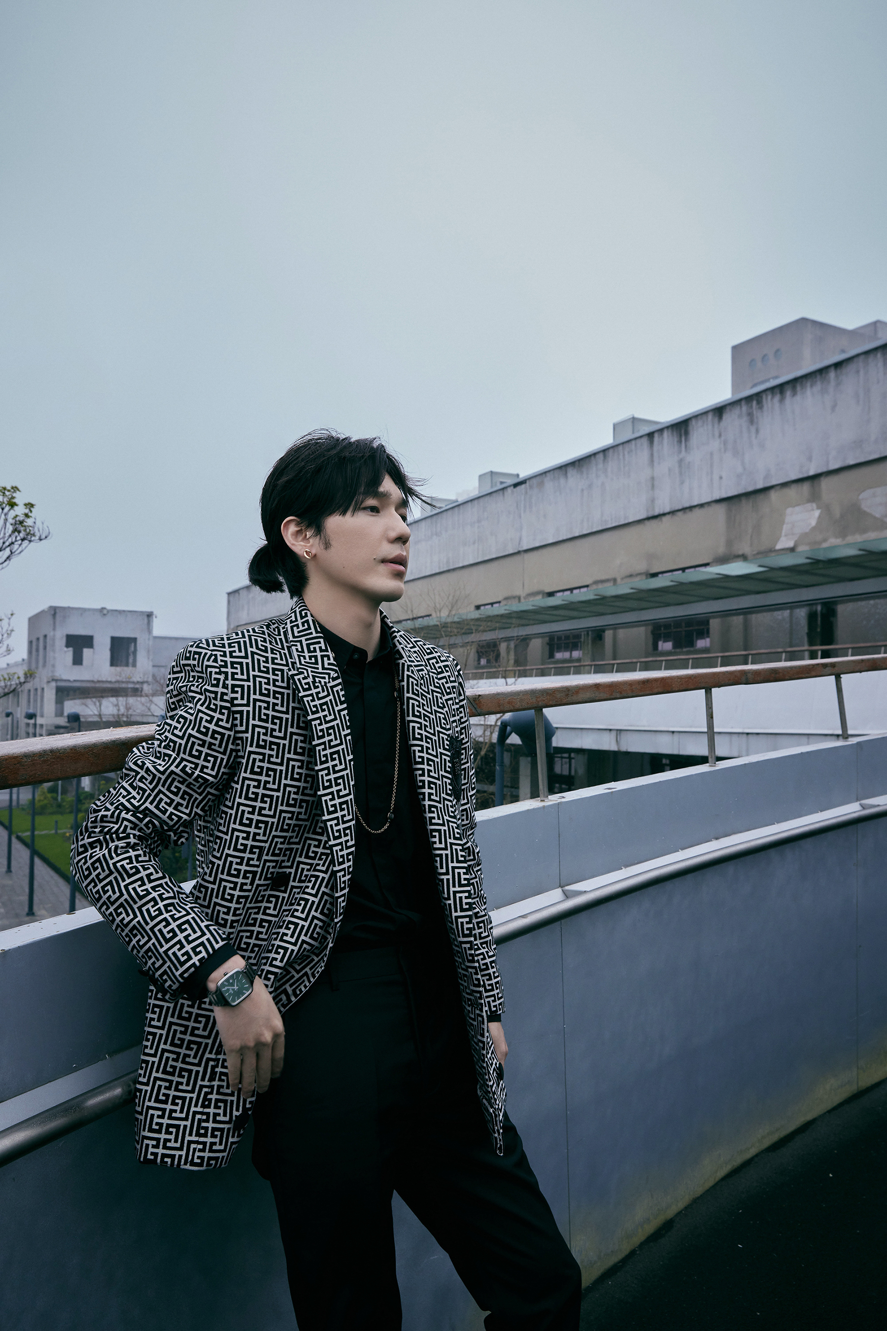 白宇出席时尚芭莎年度派对 获"年度风格icon"荣誉彰显演员质感__凤凰