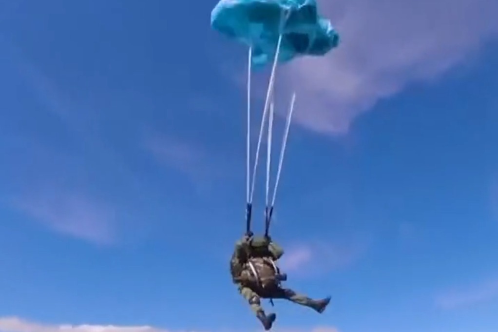 涨知识：伞兵机降和载物空投有哪些不同？