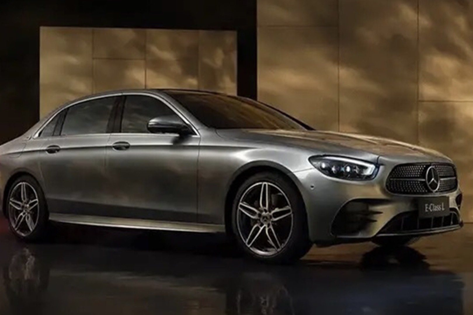 要排面还是舒适？奔驰E级与宝马5系怎么选？