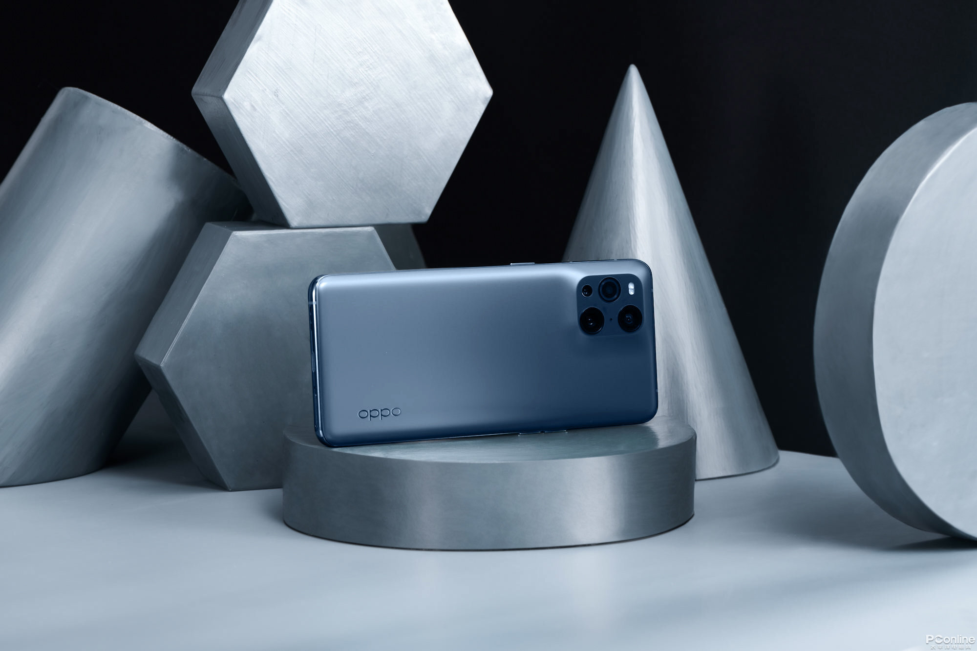 oppo find x3图赏:艺术级锻造实现"不可能的曲面"_凤凰网科技_凤凰网