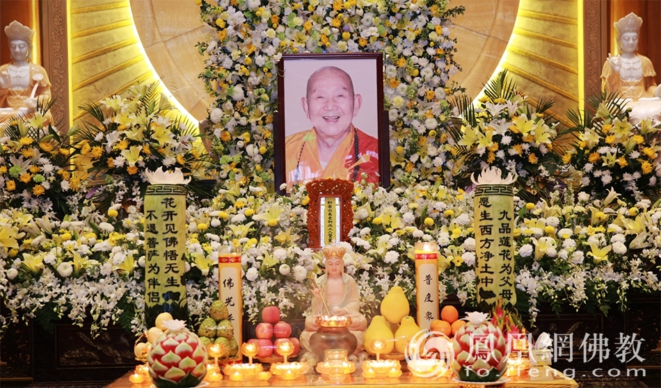 新公上人庄严法相(图片来源:凤凰网佛教 摄影:广州市大佛寺)