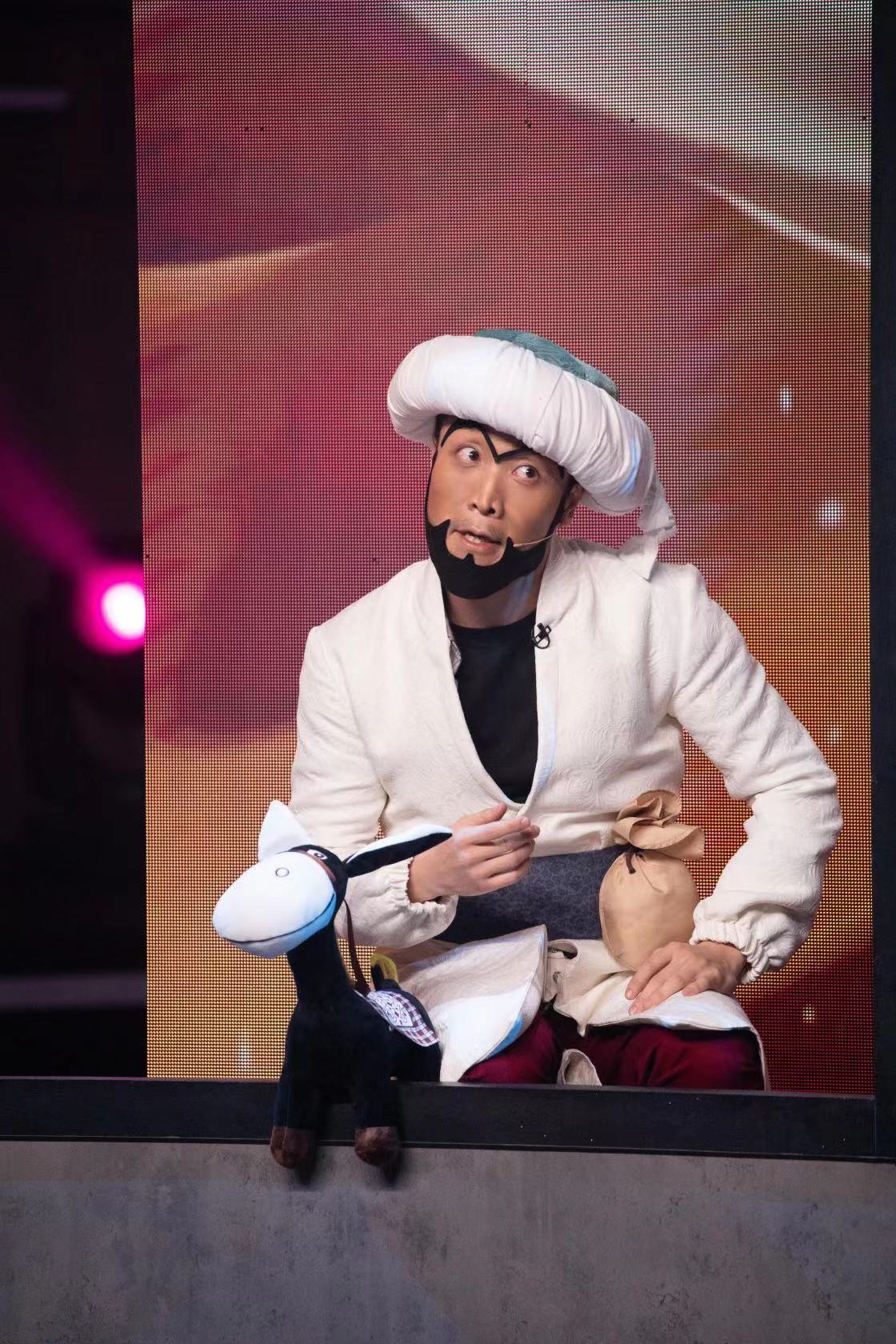张海宇《百变大咖秀》一人饰二角 模仿朴树重现经典大获好评__凤凰网