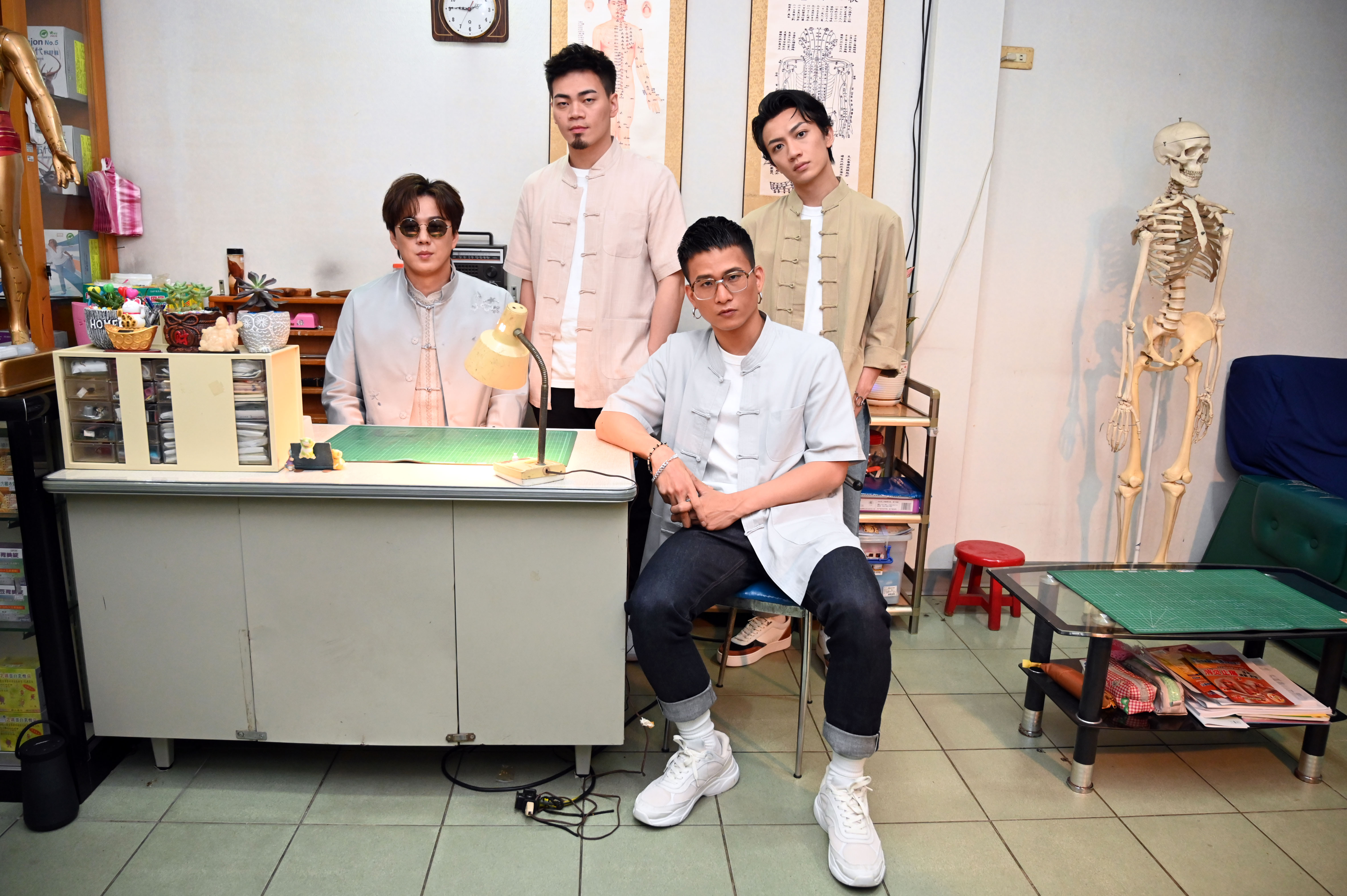 萧煌奇《写一条歌 写你我尔尔》邀茄子蛋合作被封"男男疗伤神曲"