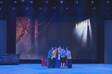 党史情景剧《光影百年：绣红旗》