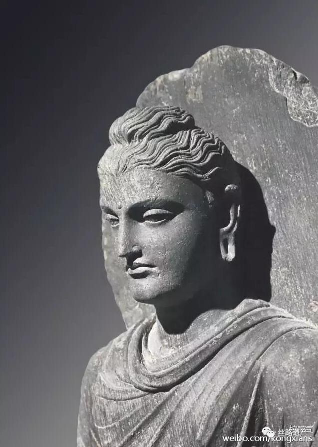 节选自帕绷喀大师《掌中解脱》如果遇不到善知识的话,我们将不断地受