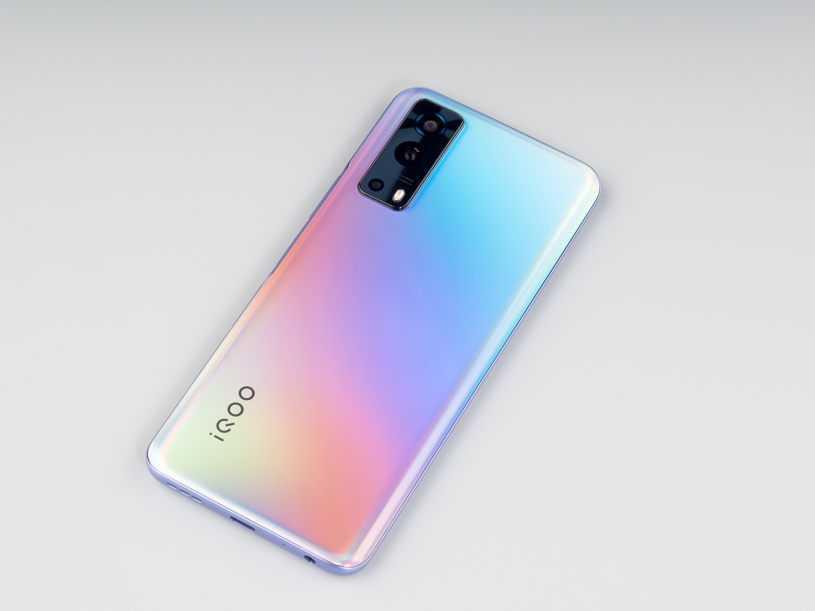 不止"高刷"和"闪充"的中端神机 iqoo z3上手玩__凤凰网