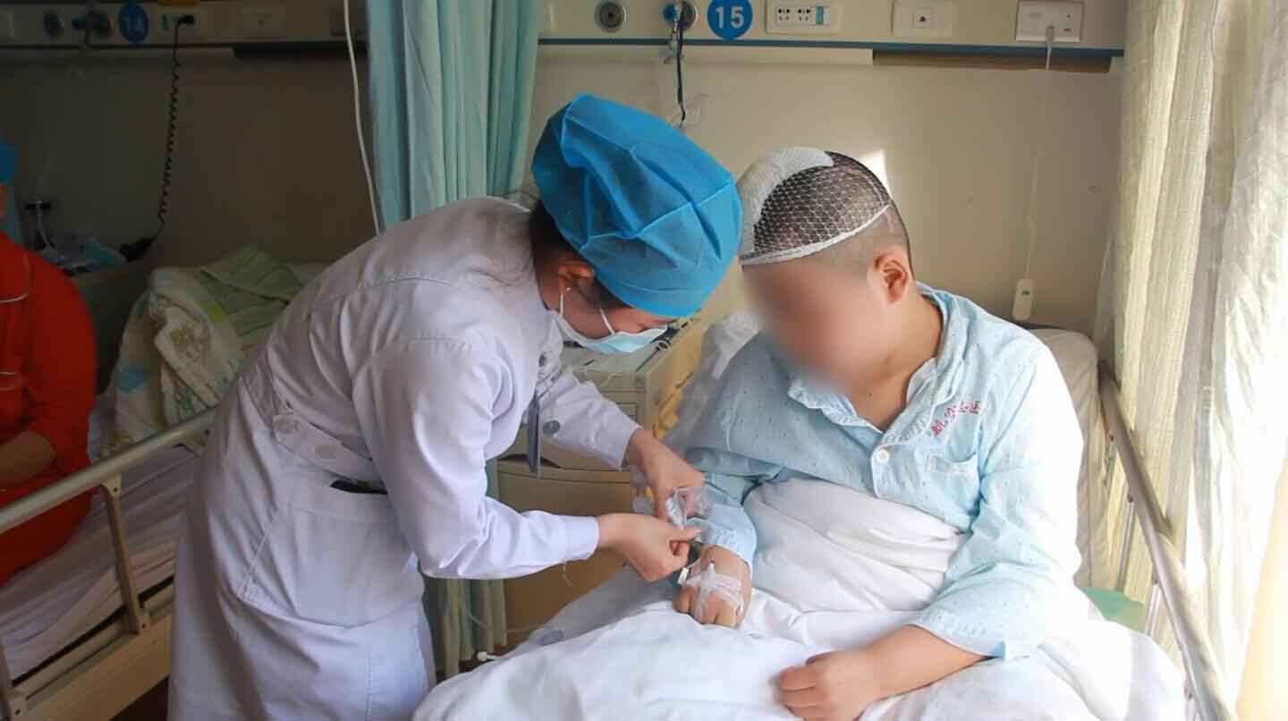 航空总医院金永健为黑龙江14岁烟雾病小患者挥刀祛疾苦