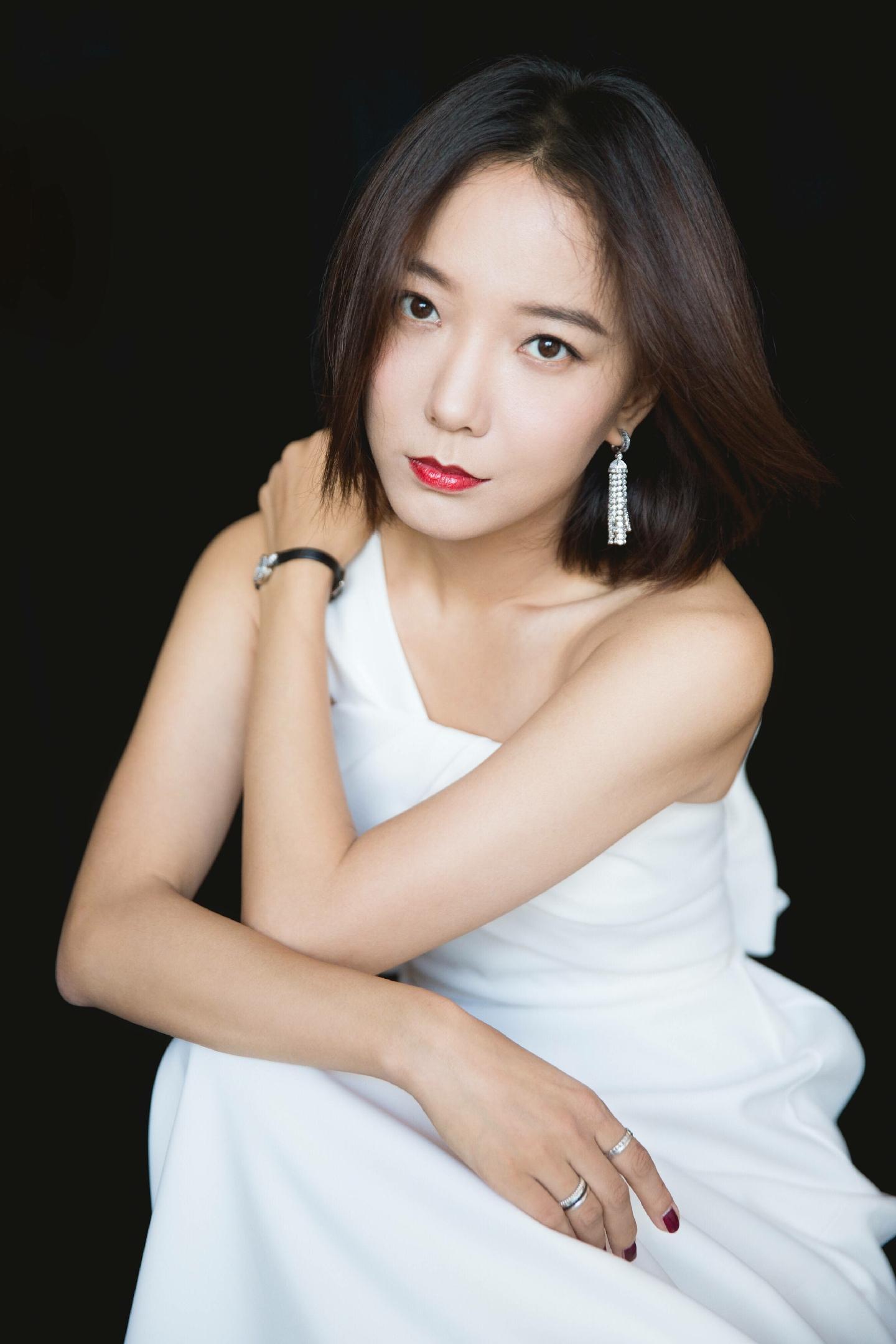 王珞丹和葛优之间只差一顶头发?看到对比照,我都懵了__凤凰网