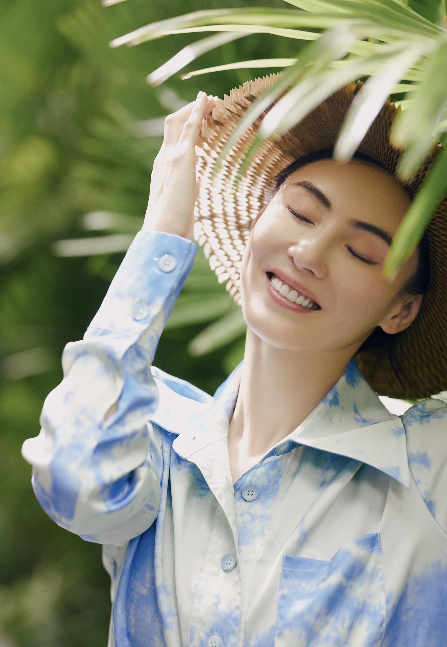 张柏芝时隔22年再拍任何天气写真清纯靓丽美貌冻龄