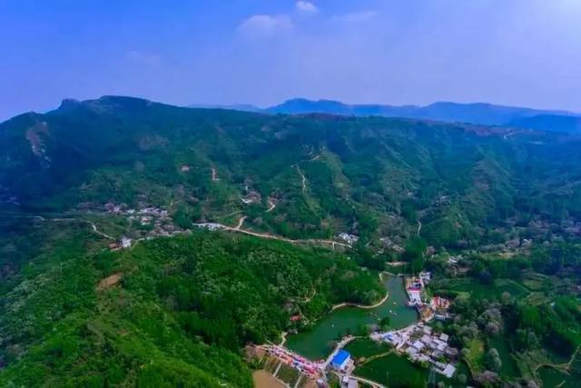 九里山风景区位于新密市区南部15公里处的具茨山系,面积30平方公里.