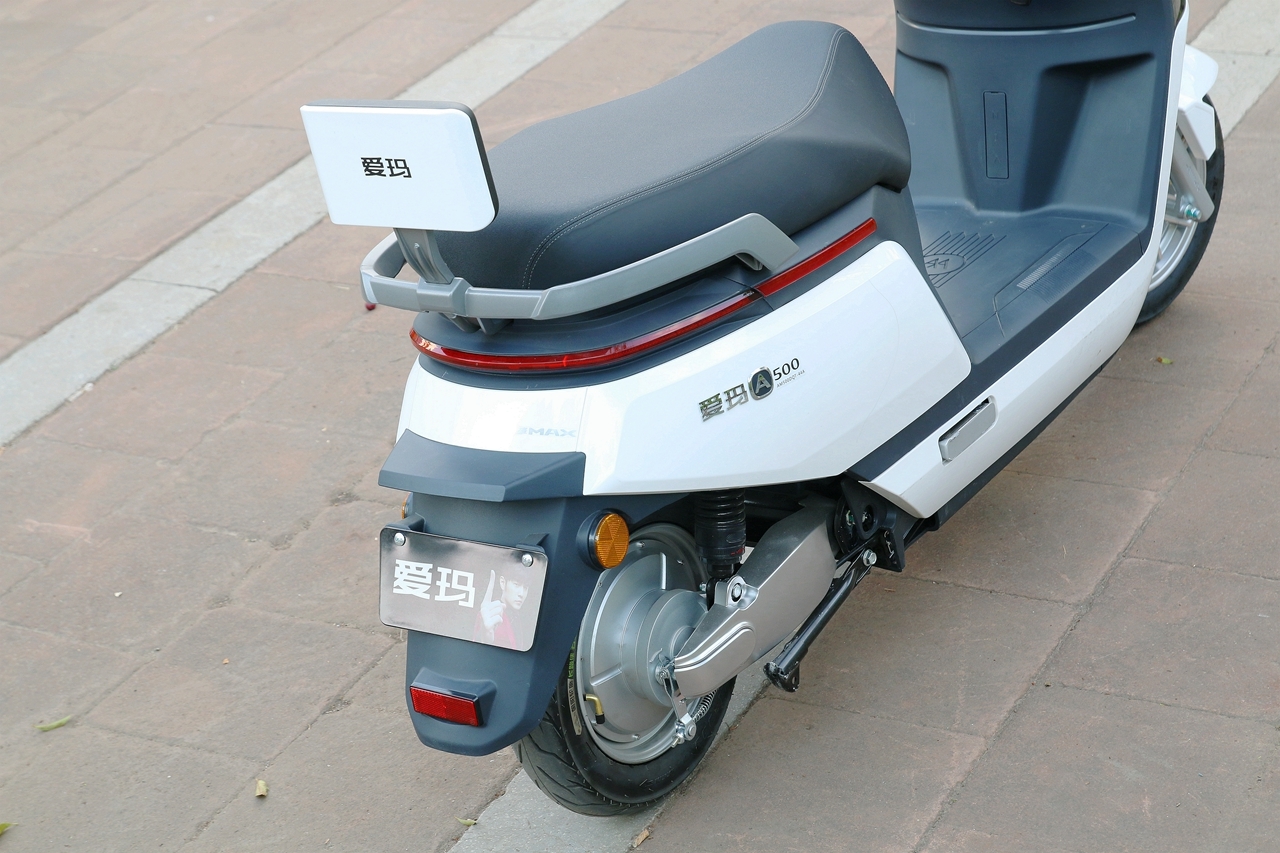 爱玛a500深度测评:高颜值外观只是开胃菜,百公里续航才是重头戏__凤凰