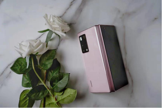 春日出街百搭的华为matex2冰晶粉所有女生都无法拒绝