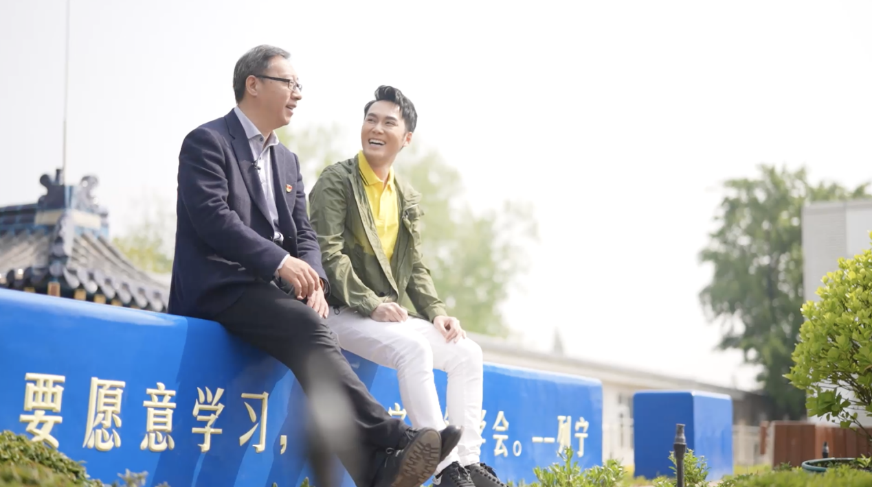 北京市文汇中学校长杨建谈南北校区一体化__凤凰网