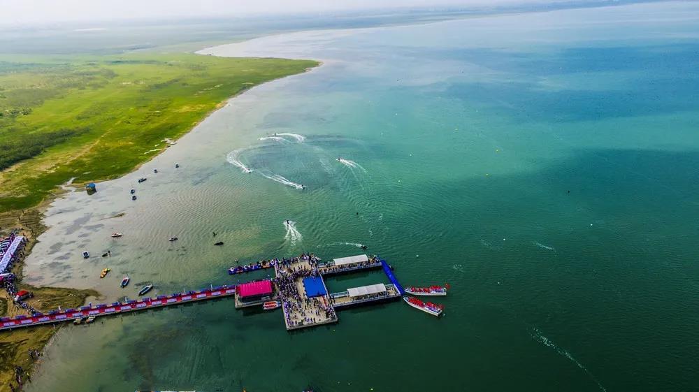 清风入怀来 快艇登岛 湖边露营 环岛徒步 做风一样的少年 凤凰网