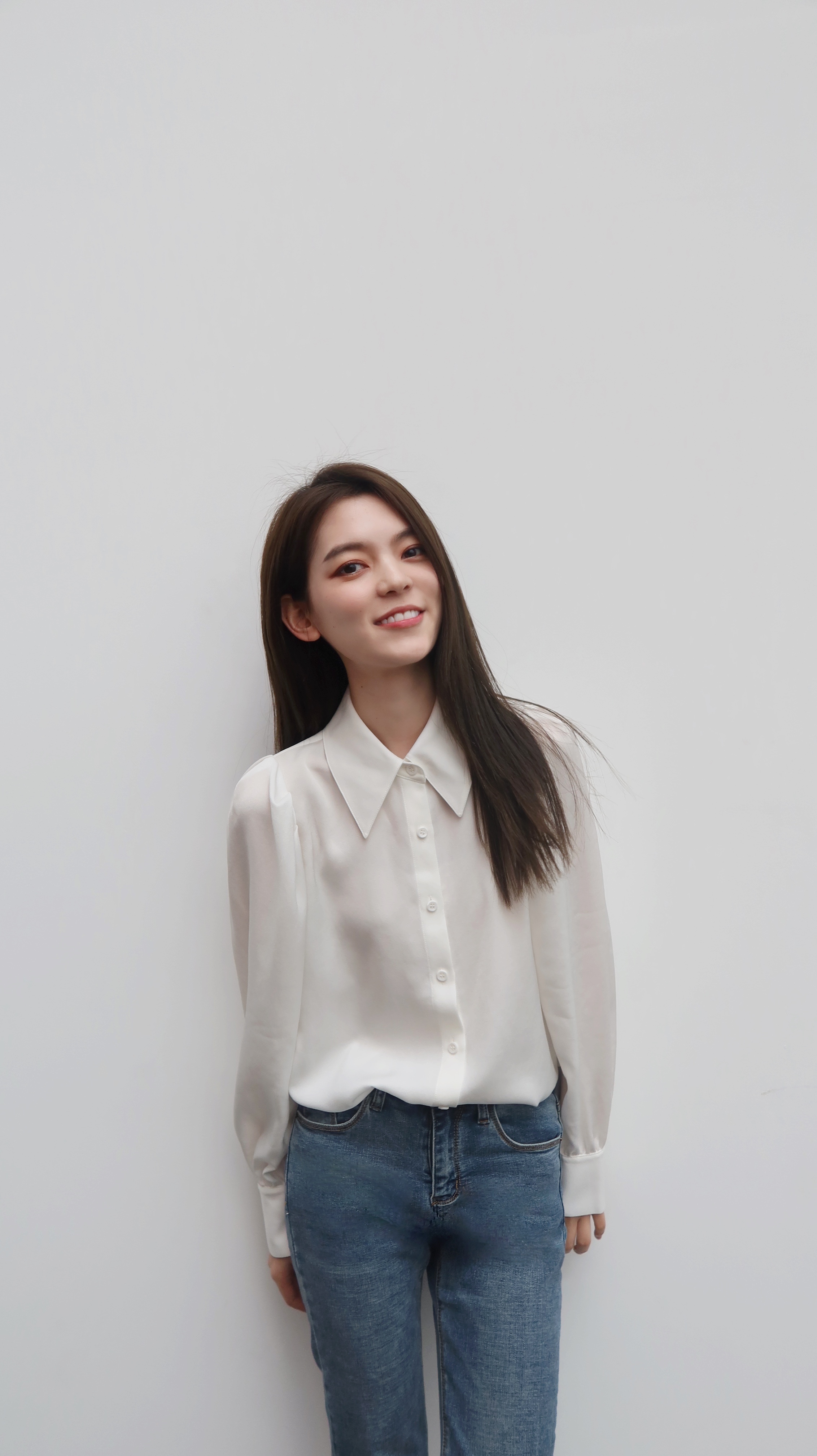 谢子然出席电影频道"经典频传"活动 献唱歌曲传承红色经典