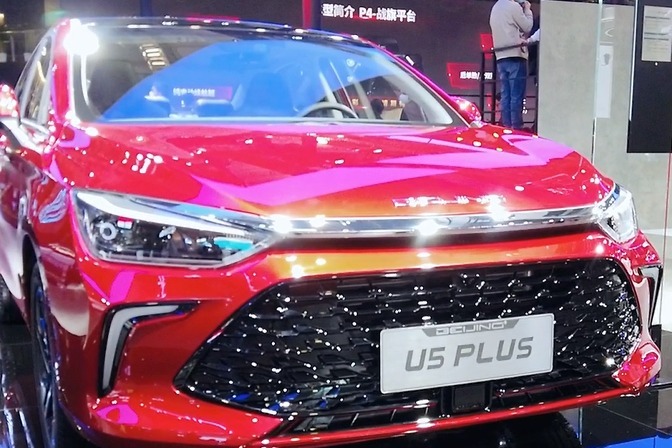 北汽U5 PLUS亮相上海车展，10万内高品质家轿新宠
