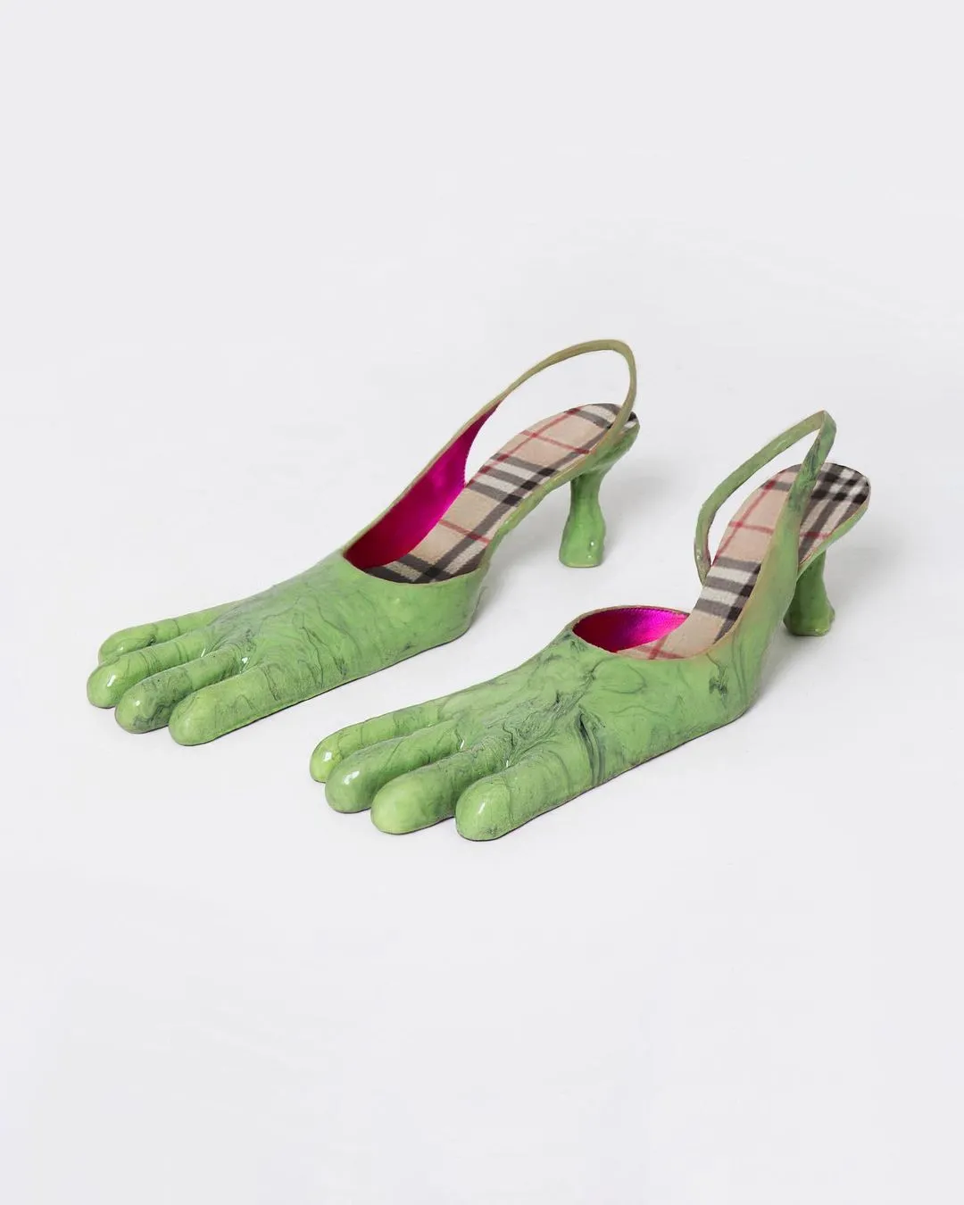 杨幂1w的臭脚鞋认真的这些丑到抵制的时尚又来辣眼睛了