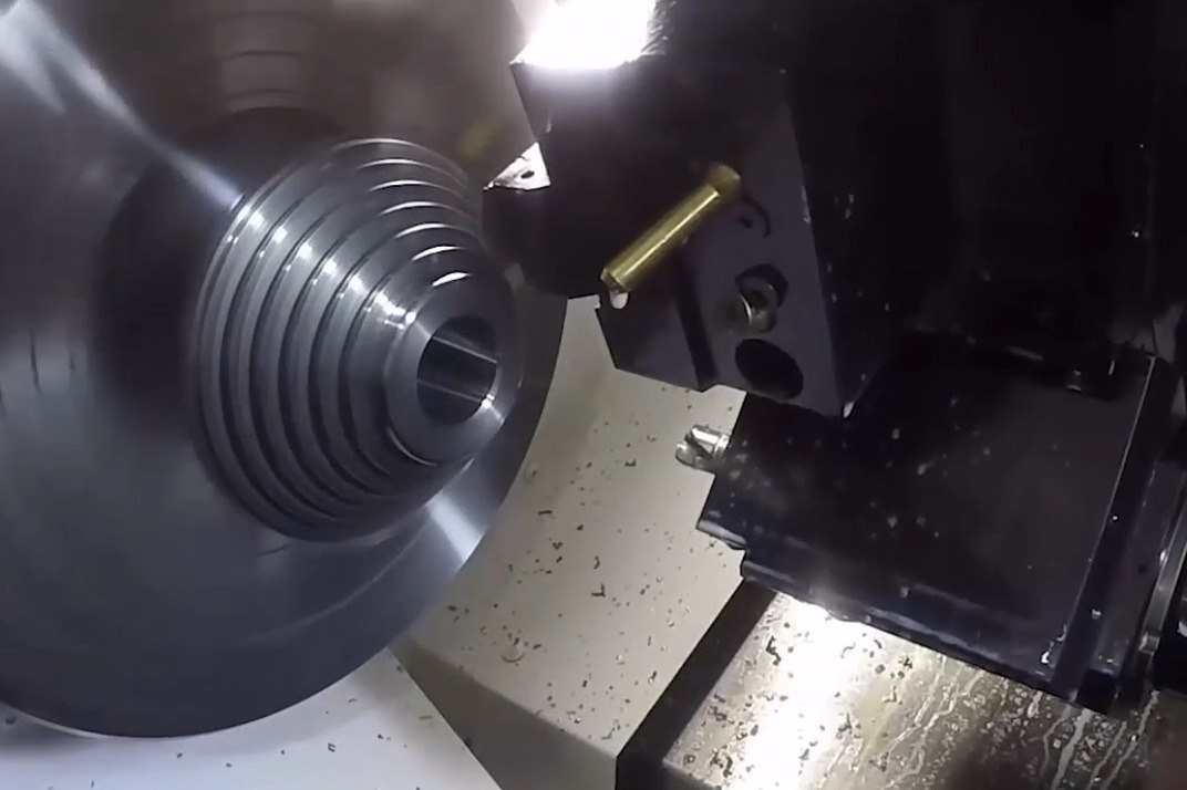 不可思议的数控车床加工技术机器运转的声音感觉太爽了