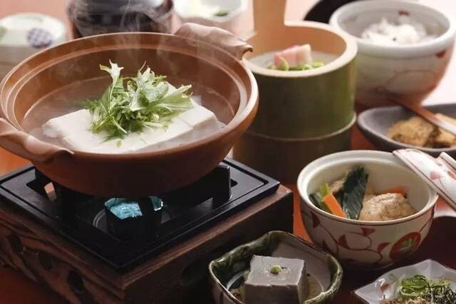 宁光与其团队将我国两种典型的饮食习惯与全世界公认的健康饮食习惯"