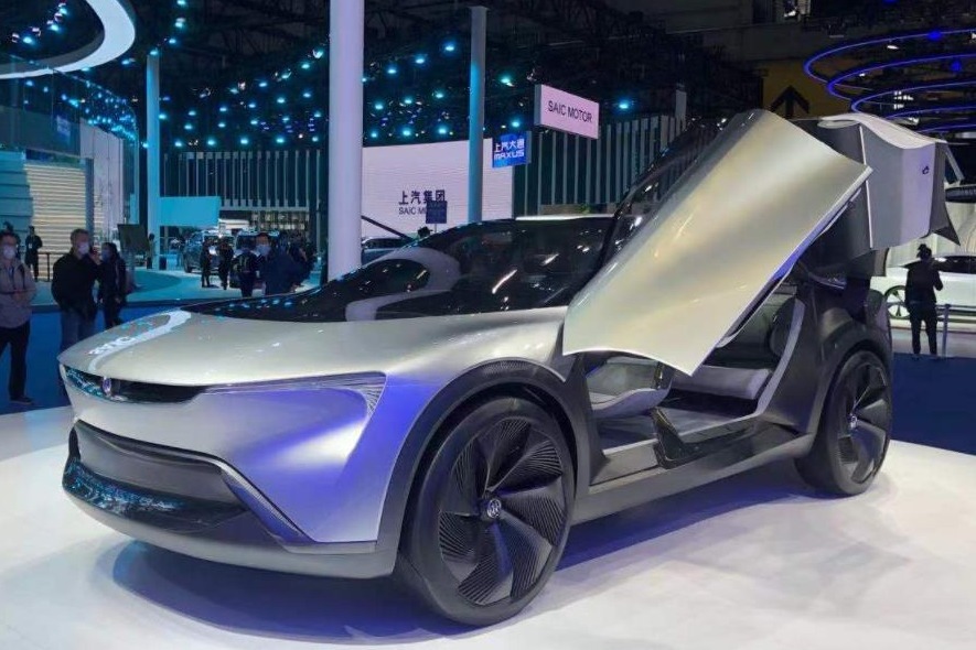 全新设计语言的转型制作，有对开蝴蝶门的别克Electra