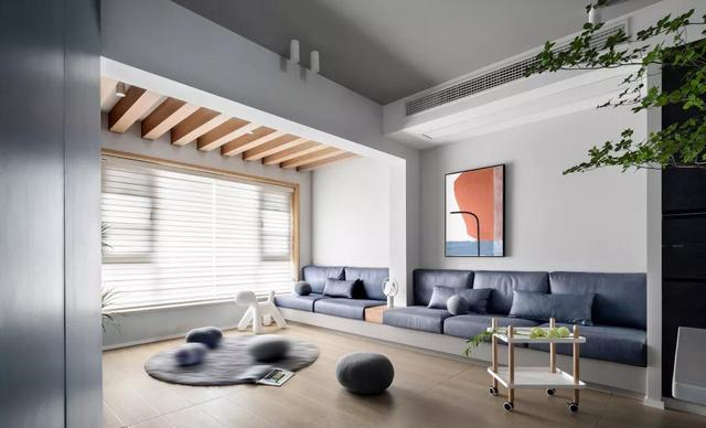 客厅和阳台之间的墙垛不能拆除?