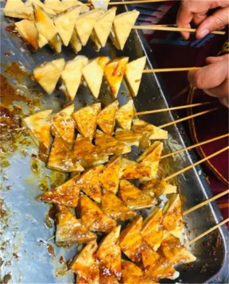 吃遍大连-各种煎,炸,煮,炖……,街头小吃更能激发我们的味蕾