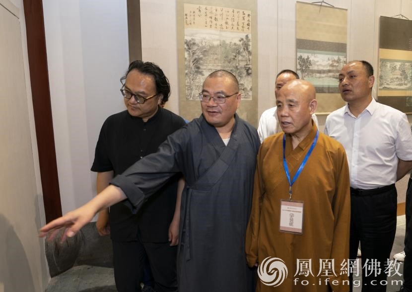 �з��f(xi��)��ʮ������(hu��)�Ļ�ˇ�g(sh��)ί�T��(hu��)��һ�Ε�(hu��)�h�ں����e��