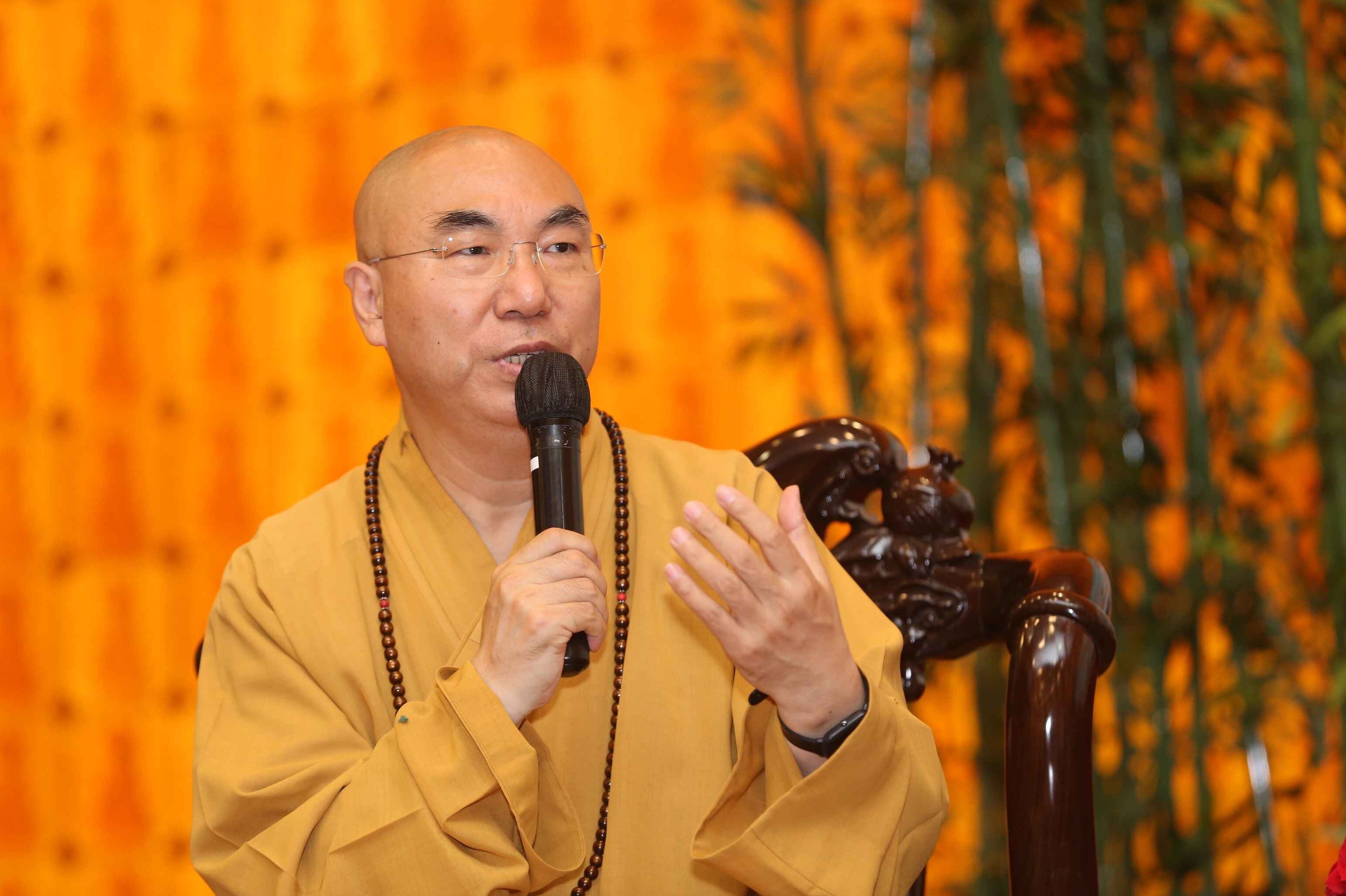 怎样的生活才健康宽运法师把心交给佛祖把身体交给医生