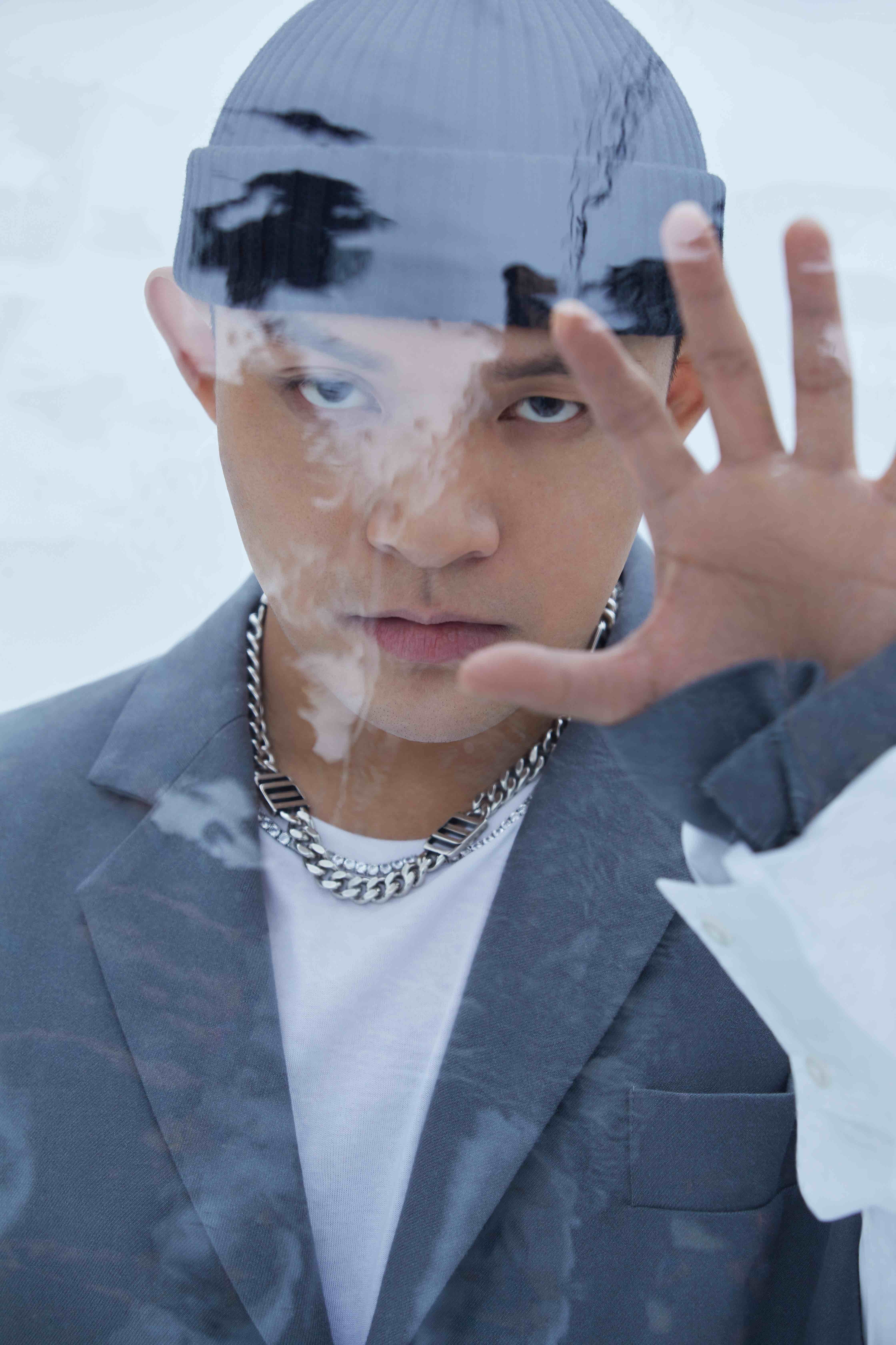 徘徊在《路》口| 黄旭最新单曲上线__凤凰网