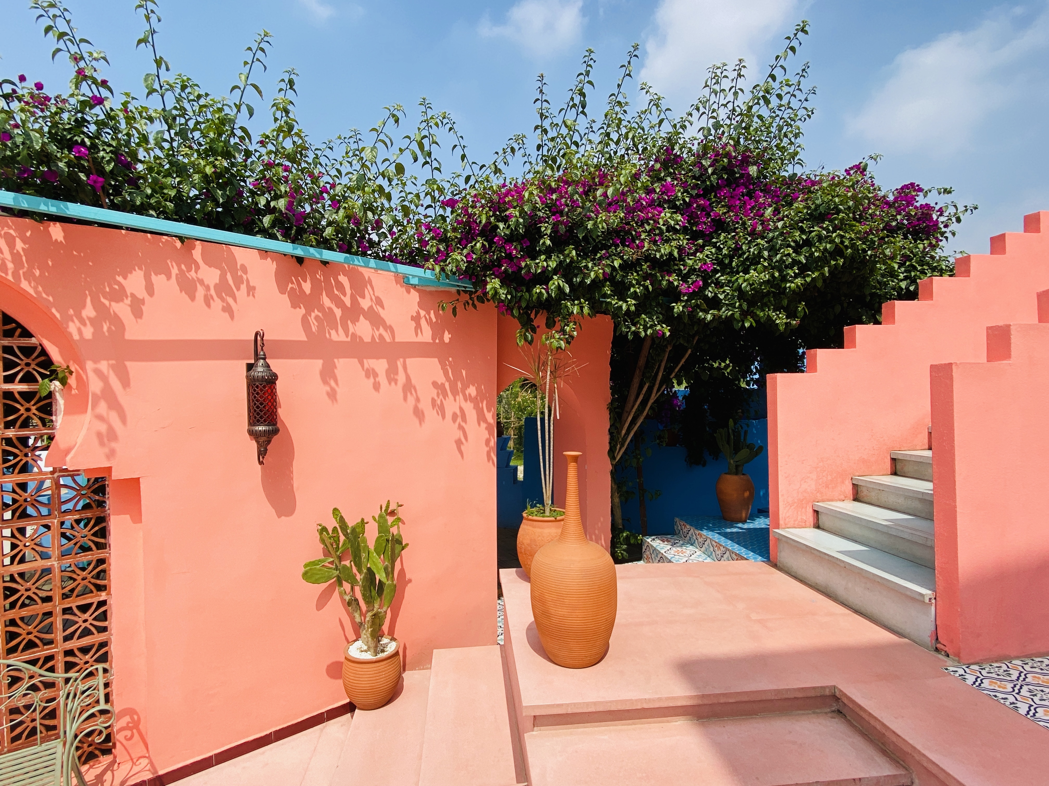 在成都三圣乡,藏着一个"彩色王国摩洛哥",被时尚生活博主们亲切地称为