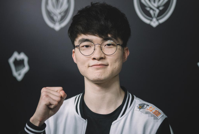 谁是世界上最carry的选手?piglet接受采访称:不是uzi,是faker