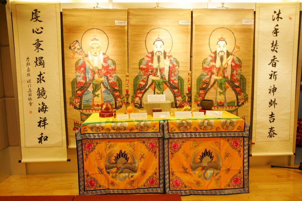 曾经想要成为一名道士,你得跟僧人一样,考取"度牒"才行,而作为新时代