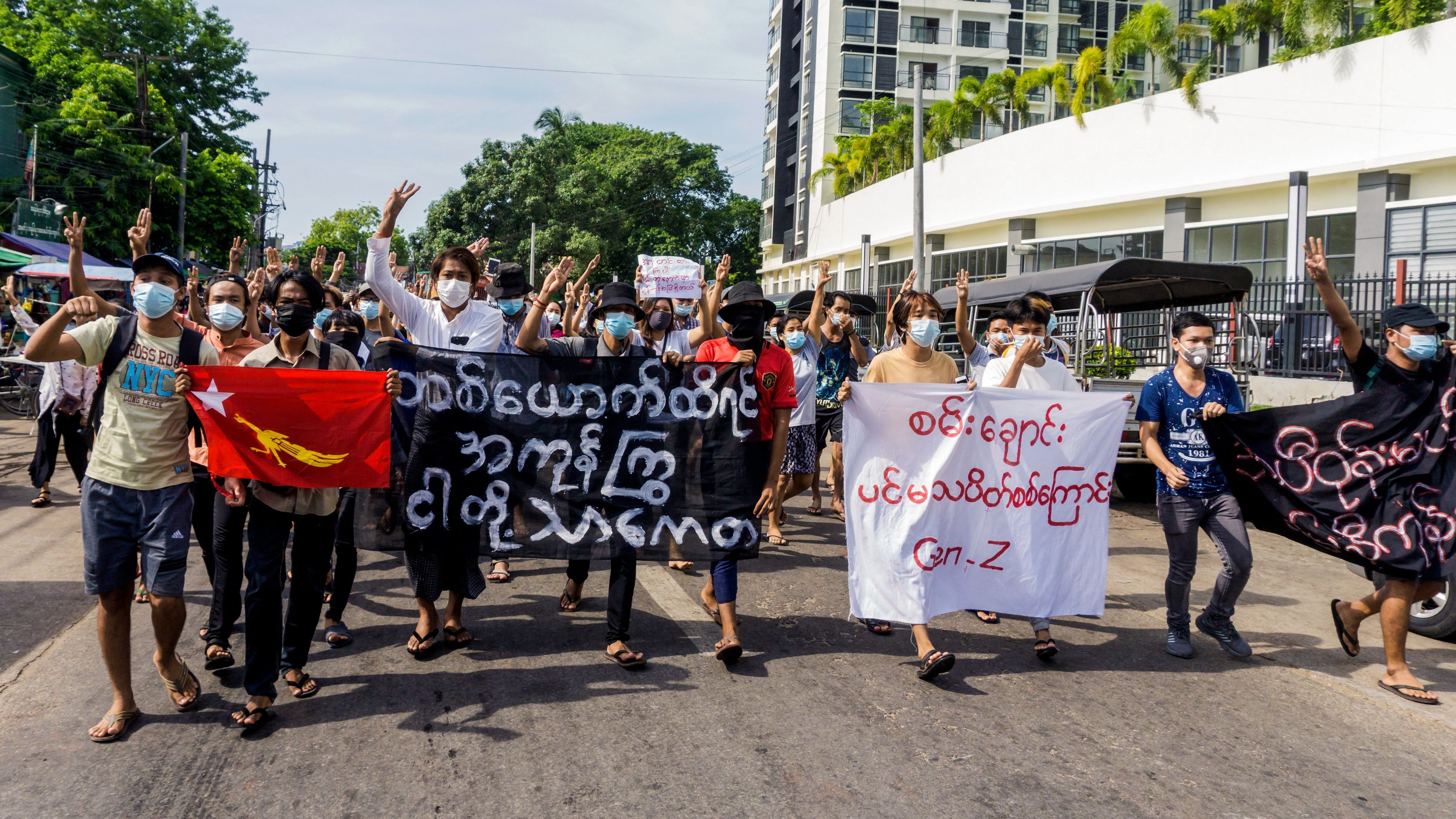美国制裁缅甸国家管理委员会及16人 首制裁缅政治实体__凤凰网