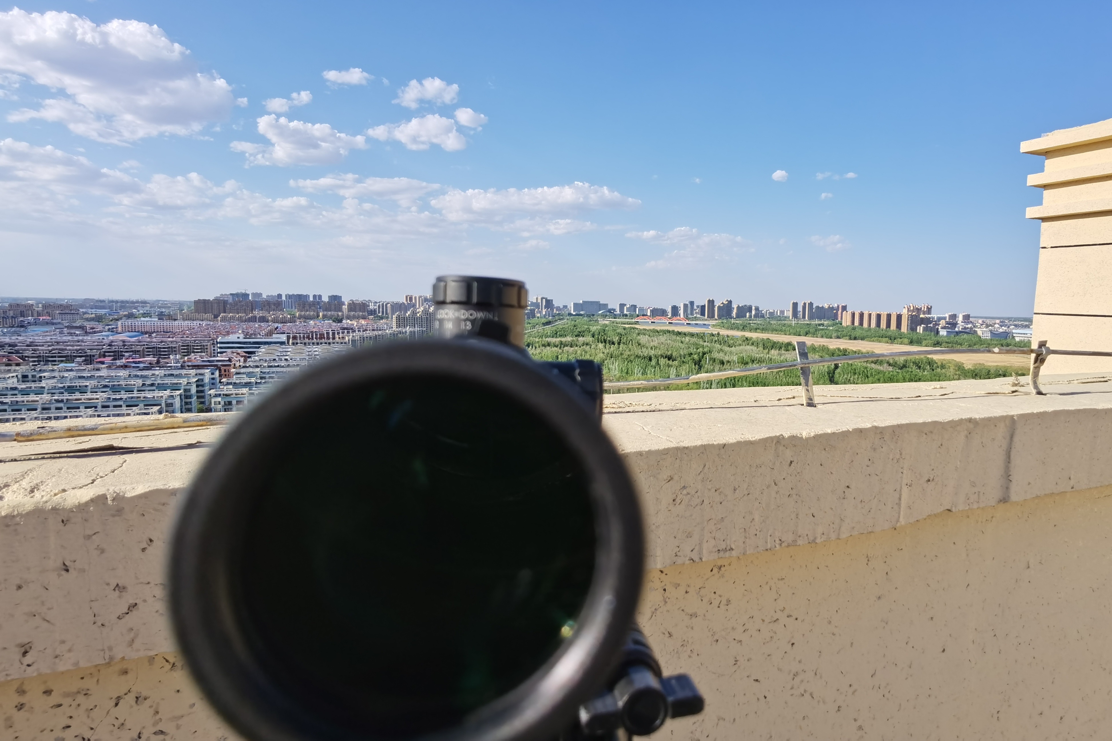 狙击镜各种倍数3000米处成像状态,420元就这么清晰