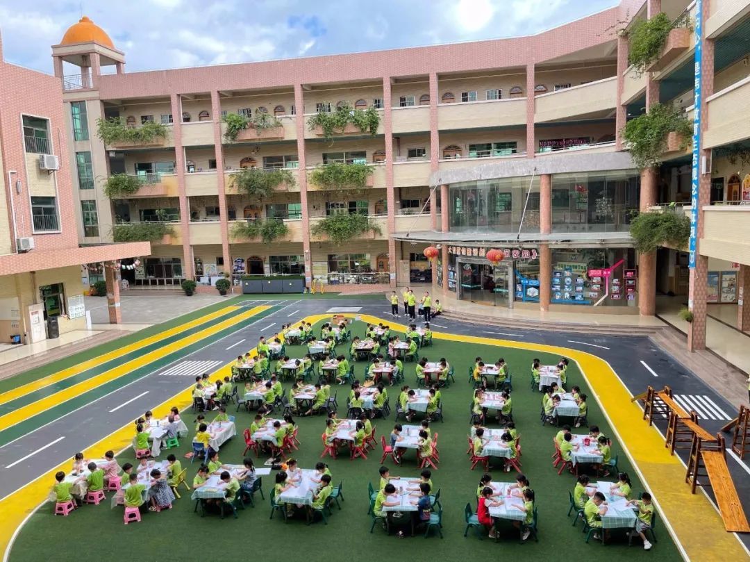 热爱伟大祖国,美丽家乡,近日寮步伟才幼儿园在本园开展由东莞妇联联合